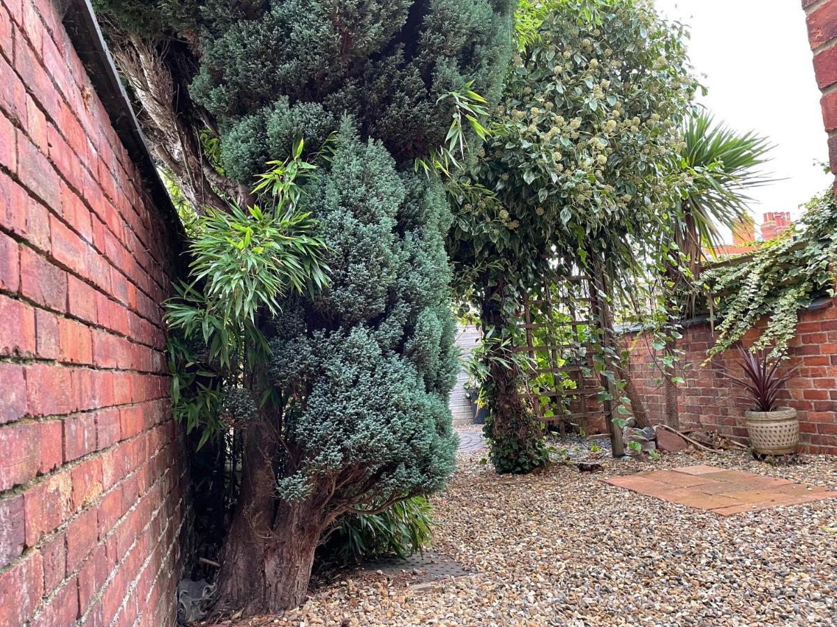 Rooms In A Victorian Comfortable 4-Bedroom House In Milton Keynes Rooms Not En-Suites Wolverton  Εξωτερικό φωτογραφία