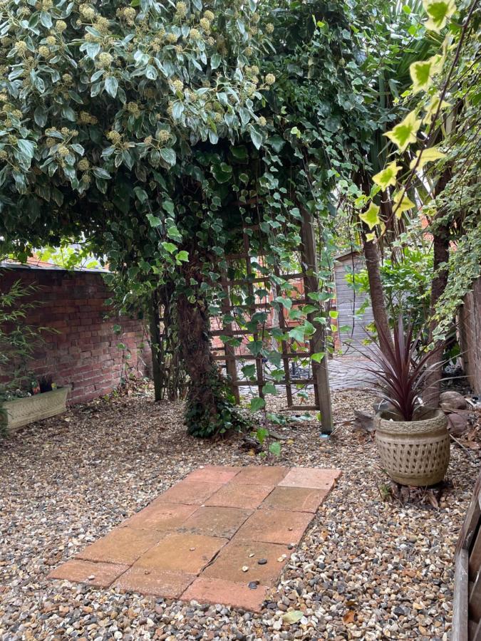 Rooms In A Victorian Comfortable 4-Bedroom House In Milton Keynes Rooms Not En-Suites Wolverton  Εξωτερικό φωτογραφία